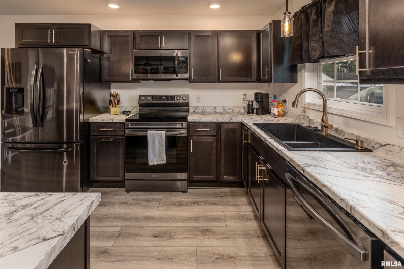 306 PENNSYLVANIA Avenue, Carterville, Illinois 62918, 3 Bedrooms Bedrooms, 0 ,2 BathroomsBathrooms,Residential,For Sale,PENNSYLVANIA,0,RMAPA1263741