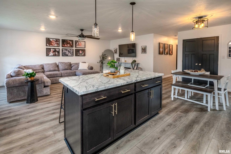 306 PENNSYLVANIA Avenue, Carterville, Illinois 62918, 3 Bedrooms Bedrooms, 0 ,2 BathroomsBathrooms,Residential,For Sale,PENNSYLVANIA,0,RMAPA1263741