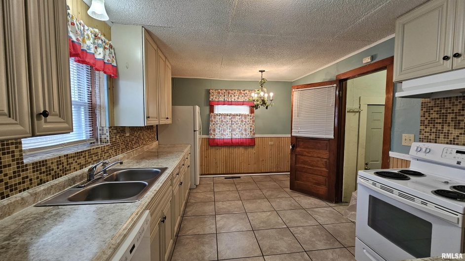 804 HARRISON Street, Herrin, Illinois 62948, 2 Bedrooms Bedrooms, 0 ,1 BathroomBathrooms,Residential,For Sale,HARRISON,0,RMAPA1263747