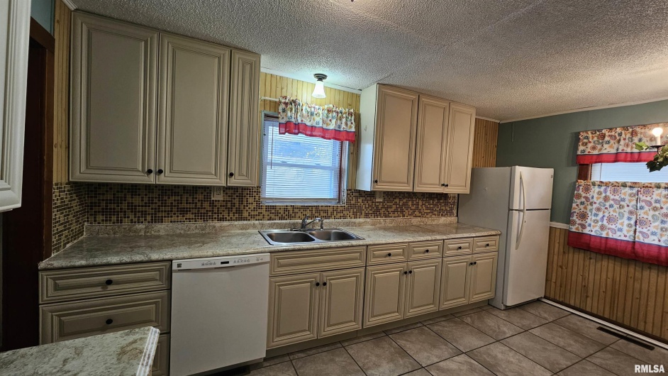 804 HARRISON Street, Herrin, Illinois 62948, 2 Bedrooms Bedrooms, 0 ,1 BathroomBathrooms,Residential,For Sale,HARRISON,0,RMAPA1263747