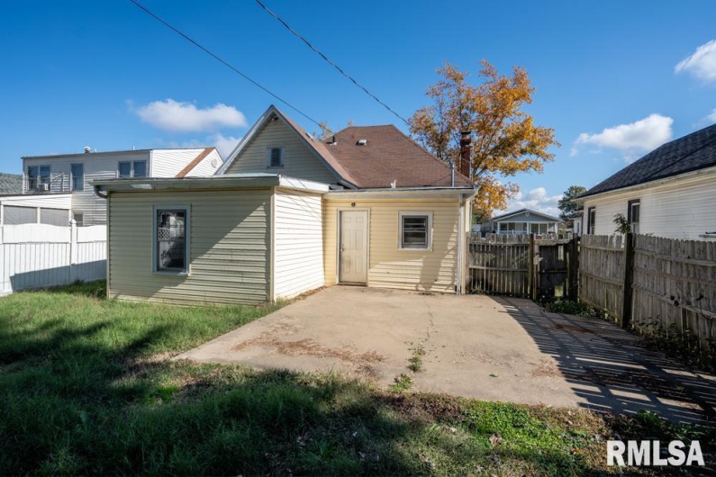 913 12TH Street, Herrin, Illinois 62948, 3 Bedrooms Bedrooms, 0 ,1 BathroomBathrooms,Residential,For Sale,12TH,0,RMAPA1263768