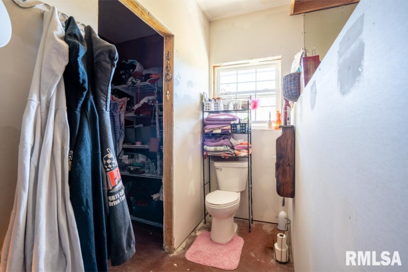 13261 CASEY Road, Marion, Illinois 62959, 3 Bedrooms Bedrooms, 0 ,2 BathroomsBathrooms,Residential,For Sale,CASEY,0,RMAPA1263769