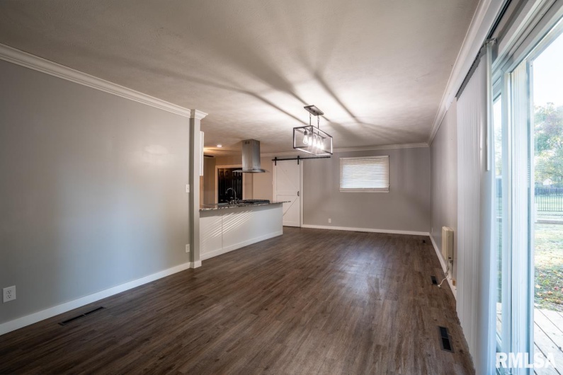 1104 POPLAR Street, Herrin, Illinois 62948, 3 Bedrooms Bedrooms, 0 ,1 BathroomBathrooms,Residential,For Sale,POPLAR,0,RMAPA1263795