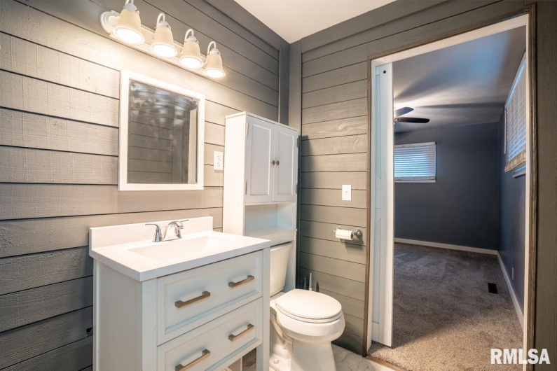 1104 POPLAR Street, Herrin, Illinois 62948, 3 Bedrooms Bedrooms, 0 ,1 BathroomBathrooms,Residential,For Sale,POPLAR,0,RMAPA1263795