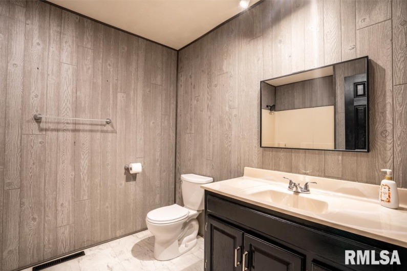 1104 POPLAR Street, Herrin, Illinois 62948, 3 Bedrooms Bedrooms, 0 ,1 BathroomBathrooms,Residential,For Sale,POPLAR,0,RMAPA1263795