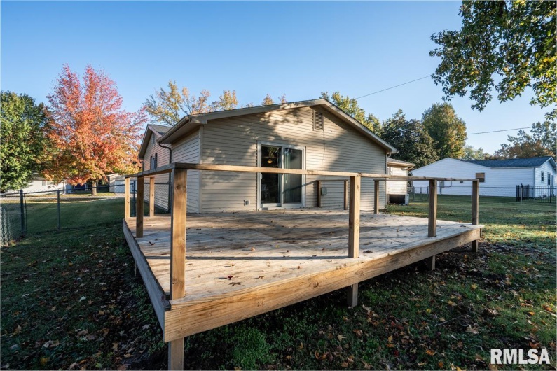 1104 POPLAR Street, Herrin, Illinois 62948, 3 Bedrooms Bedrooms, 0 ,1 BathroomBathrooms,Residential,For Sale,POPLAR,0,RMAPA1263795