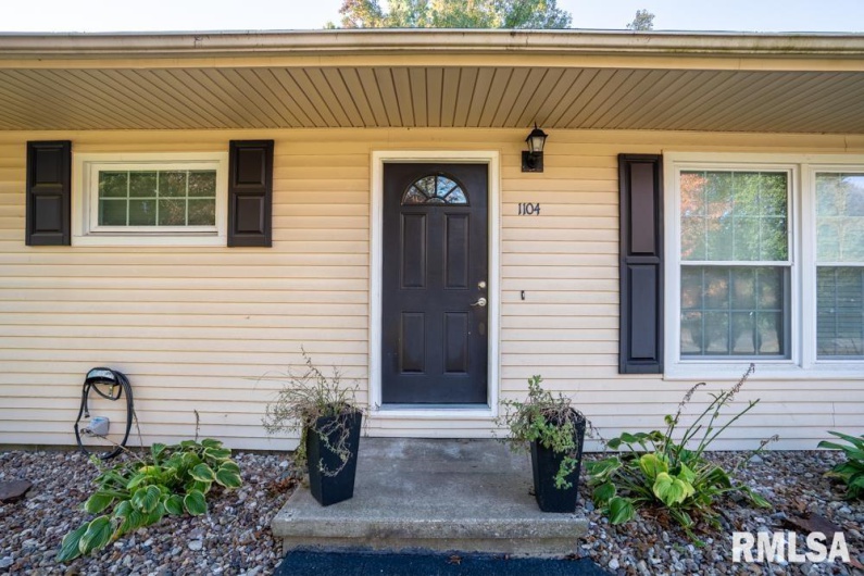 1104 POPLAR Street, Herrin, Illinois 62948, 3 Bedrooms Bedrooms, 0 ,1 BathroomBathrooms,Residential,For Sale,POPLAR,0,RMAPA1263795