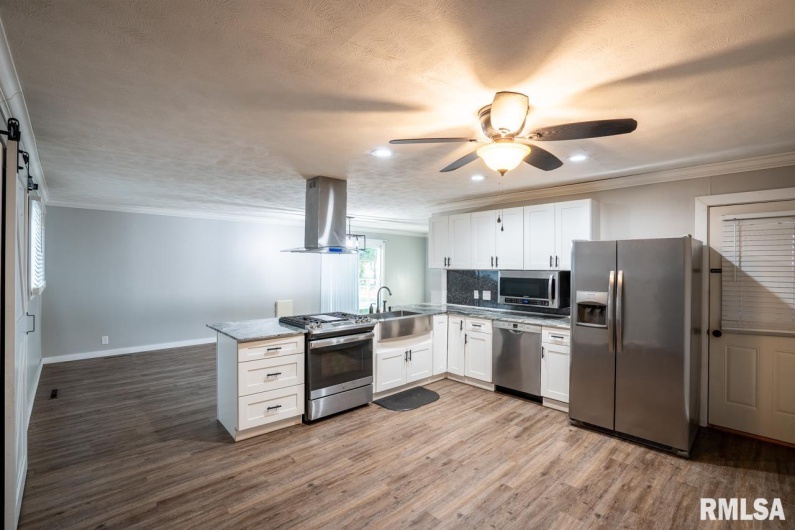 1104 POPLAR Street, Herrin, Illinois 62948, 3 Bedrooms Bedrooms, 0 ,1 BathroomBathrooms,Residential,For Sale,POPLAR,0,RMAPA1263795