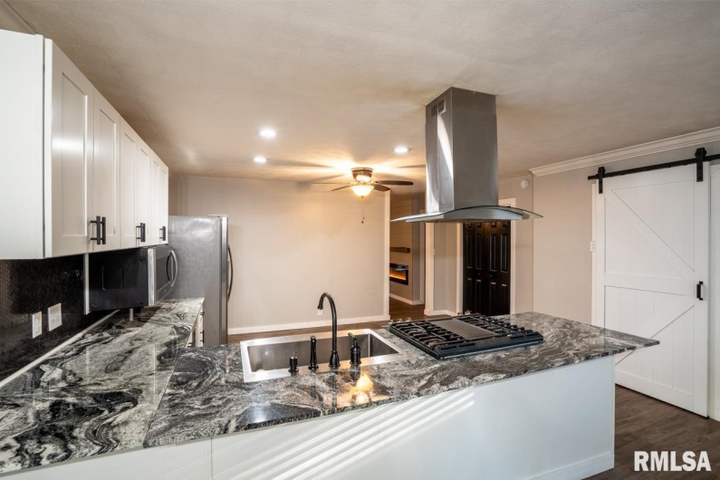 1104 POPLAR Street, Herrin, Illinois 62948, 3 Bedrooms Bedrooms, 0 ,1 BathroomBathrooms,Residential,For Sale,POPLAR,0,RMAPA1263795