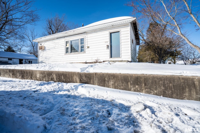 1500 ADAMS Street, Herrin, Illinois 62948, 2 Bedrooms Bedrooms, 0 ,1 BathroomBathrooms,Residential,For Sale,ADAMS,0,RMAPA1263809