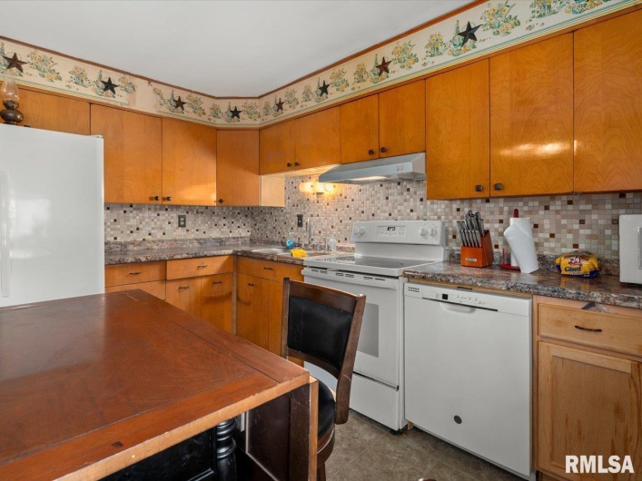 520 6TH Street, Herrin, Illinois 62948, 3 Bedrooms Bedrooms, 0 ,1 BathroomBathrooms,Residential,For Sale,6TH,0,RMAPA1263321