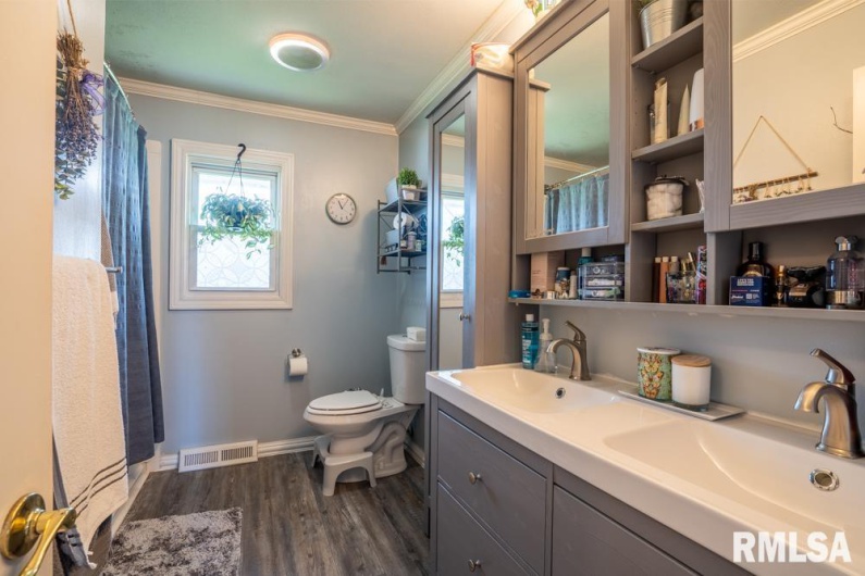 116 CIRCLE Drive, Herrin, Illinois 62948, 3 Bedrooms Bedrooms, 0 ,1 BathroomBathrooms,Residential,For Sale,CIRCLE,0,RMAPA1263904