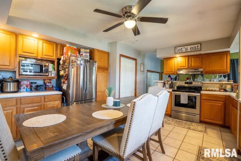 116 CIRCLE Drive, Herrin, Illinois 62948, 3 Bedrooms Bedrooms, 0 ,1 BathroomBathrooms,Residential,For Sale,CIRCLE,0,RMAPA1263904