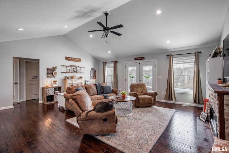 1135 Palzo Road, Creal Springs, Illinois 62922, 3 Bedrooms Bedrooms, 0 ,2 BathroomsBathrooms,Residential,For Sale,Palzo,0,RMAPA1263923