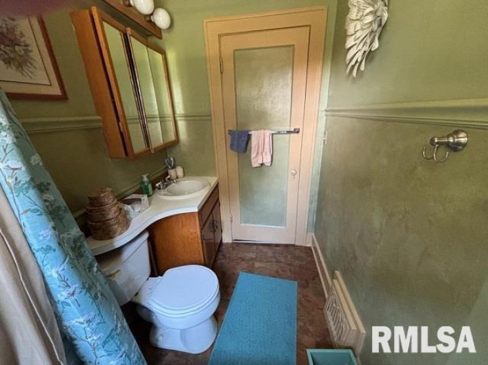 814 3RD Street, Rosiclare, Illinois 62982, 2 Bedrooms Bedrooms, 0 ,1 BathroomBathrooms,Residential,For Sale,3RD,0,RMAPA1263931
