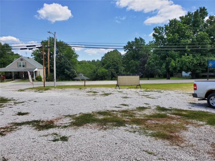 2453 State Street, Chester, Illinois 62233, ,Commercial Sale,For Sale,State,MAR19057082