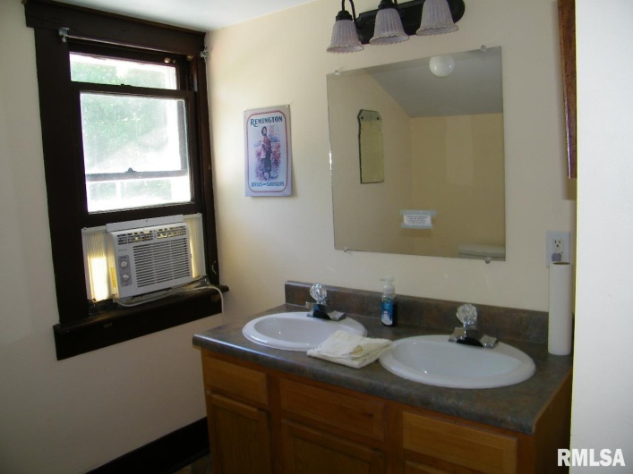 1073 Bay City Road, Golconda, Illinois 62938, 5 Bedrooms Bedrooms, 0 ,2 BathroomsBathrooms,Residential,For Sale,Bay City,0,RMAEB440889