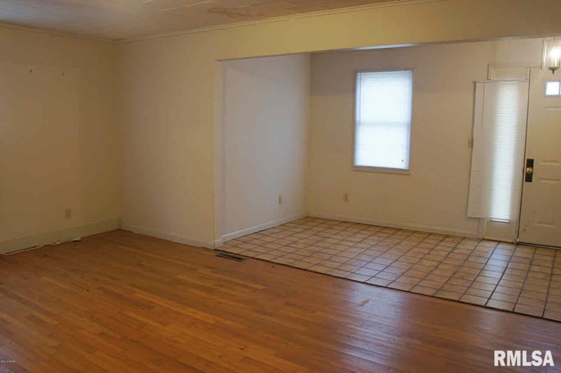 521 VINE Street, Vienna, Illinois 62995, 0 , 0 ,0,Commercial Sale,For Sale,VINE,0,RMAEB424750