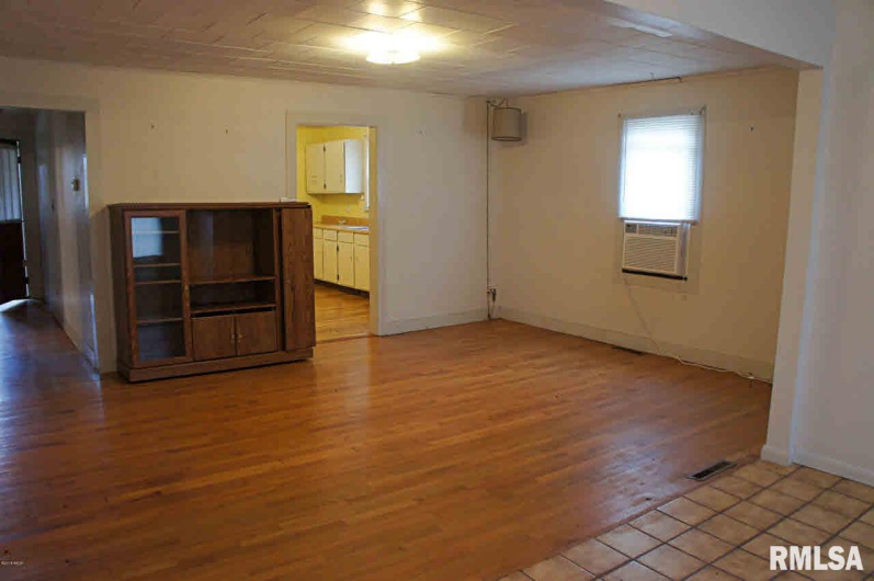 521 VINE Street, Vienna, Illinois 62995, 0 , 0 ,0,Commercial Sale,For Sale,VINE,0,RMAEB424750