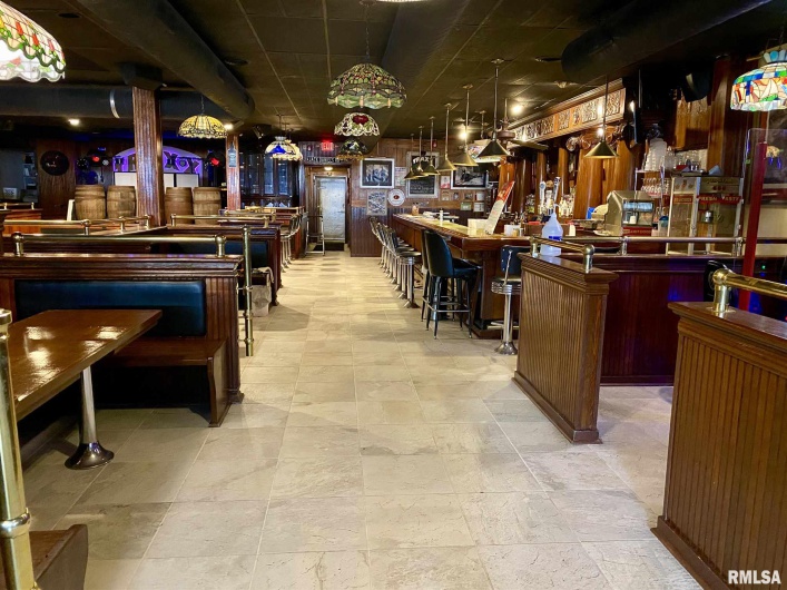 608-610 ILLINOIS Avenue, Carbondale, Illinois 62901, 0 , 0 ,0,Commercial Sale,For Sale,ILLINOIS,0,RMAEB435140