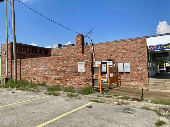 608-610 ILLINOIS Avenue, Carbondale, Illinois 62901, 0 , 0 ,0,Commercial Sale,For Sale,ILLINOIS,0,RMAEB435140