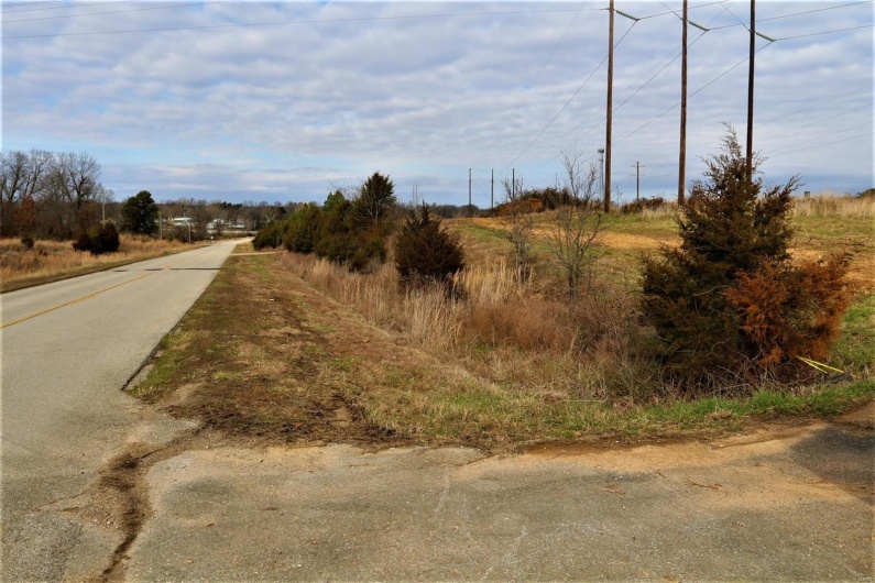 0 West Outer Road and US 67 S, Poplar Bluff, Missouri 63901, ,Land,For Sale,West Outer Road and US 67 S,MAR21088855
