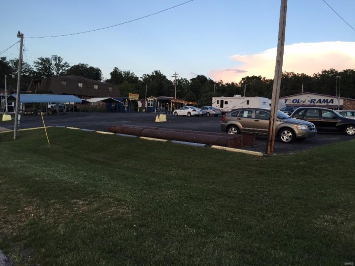 1890 North Westwood Boulevard, Poplar Bluff, Missouri 63901, ,Commercial Sale,For Sale,North Westwood,MAR15067516