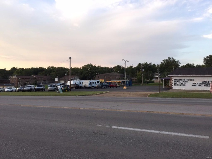 1890 North Westwood Boulevard, Poplar Bluff, Missouri 63901, ,Commercial Sale,For Sale,North Westwood,MAR15067516