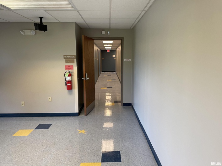 324 4TH Street, Marion, Illinois 62959, 0 , 0 ,0,Commercial Sale,For Sale,4TH,0,RMAEB443993
