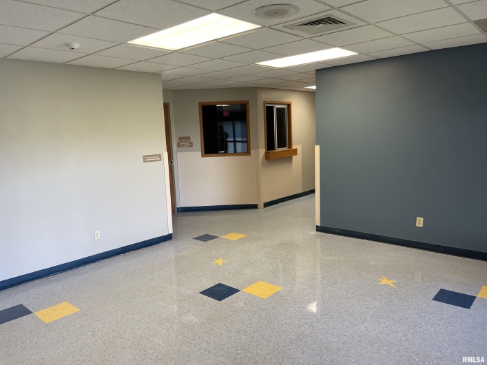 324 4TH Street, Marion, Illinois 62959, 0 , 0 ,0,Commercial Sale,For Sale,4TH,0,RMAEB443993