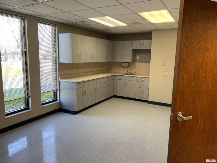 324 4TH Street, Marion, Illinois 62959, 0 , 0 ,0,Commercial Sale,For Sale,4TH,0,RMAEB443993