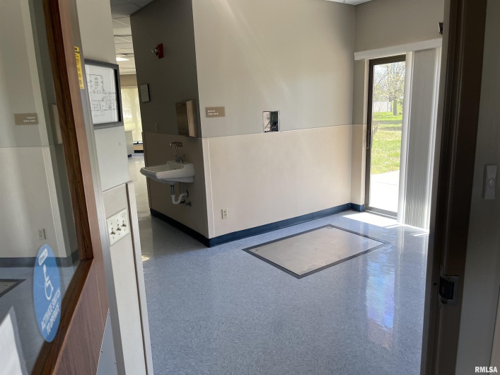 324 4TH Street, Marion, Illinois 62959, 0 , 0 ,0,Commercial Sale,For Sale,4TH,0,RMAEB443993