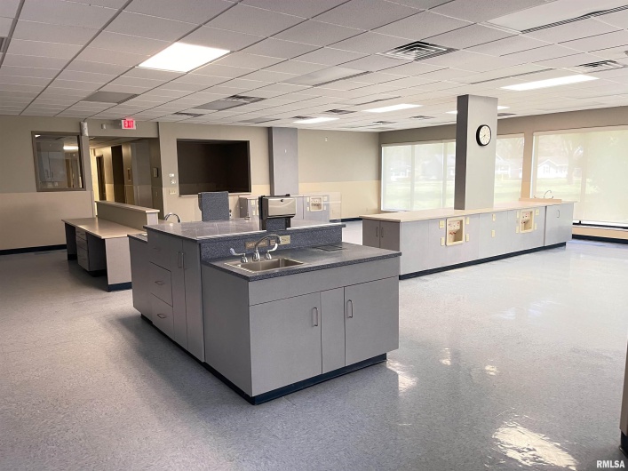 324 4TH Street, Marion, Illinois 62959, 0 , 0 ,0,Commercial Sale,For Sale,4TH,0,RMAEB443993