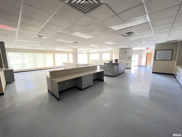 324 4TH Street, Marion, Illinois 62959, 0 , 0 ,0,Commercial Sale,For Sale,4TH,0,RMAEB443993