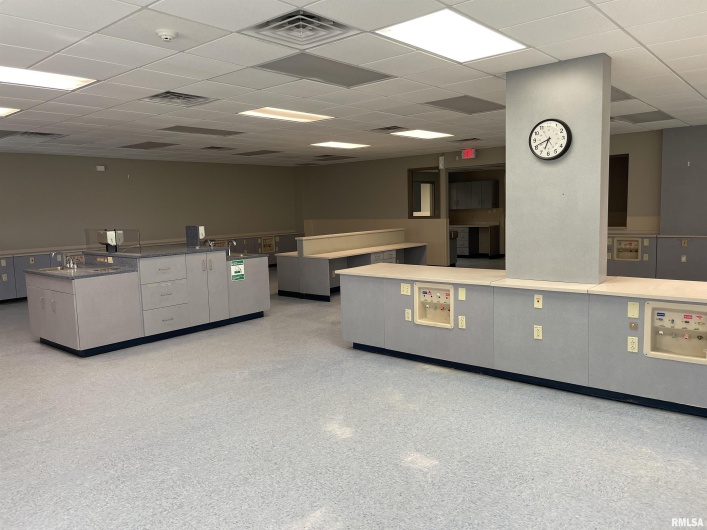 324 4TH Street, Marion, Illinois 62959, 0 , 0 ,0,Commercial Sale,For Sale,4TH,0,RMAEB443993