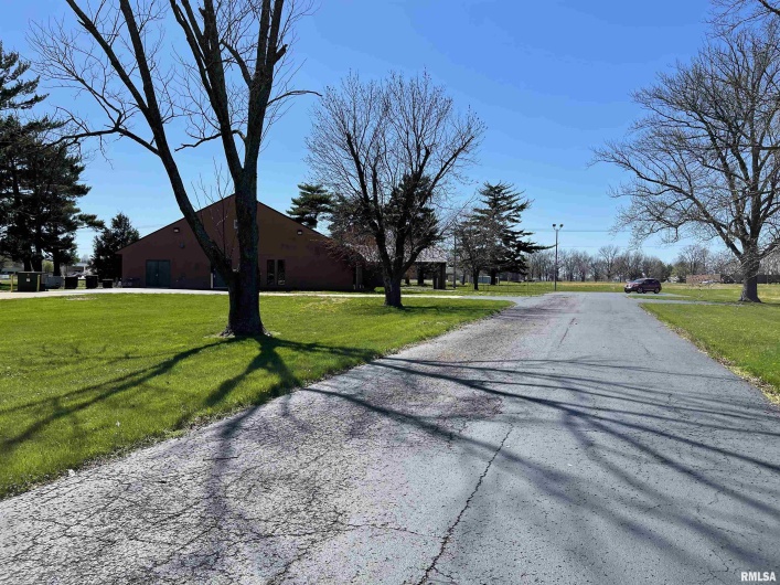 324 4TH Street, Marion, Illinois 62959, 0 , 0 ,0,Commercial Sale,For Sale,4TH,0,RMAEB443993