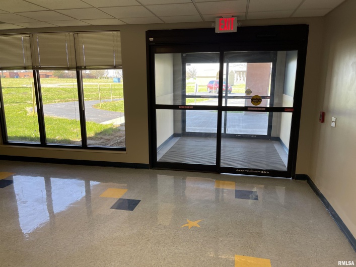 324 4TH Street, Marion, Illinois 62959, 0 , 0 ,0,Commercial Sale,For Sale,4TH,0,RMAEB443993